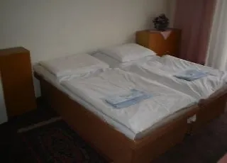 فندق توريست *